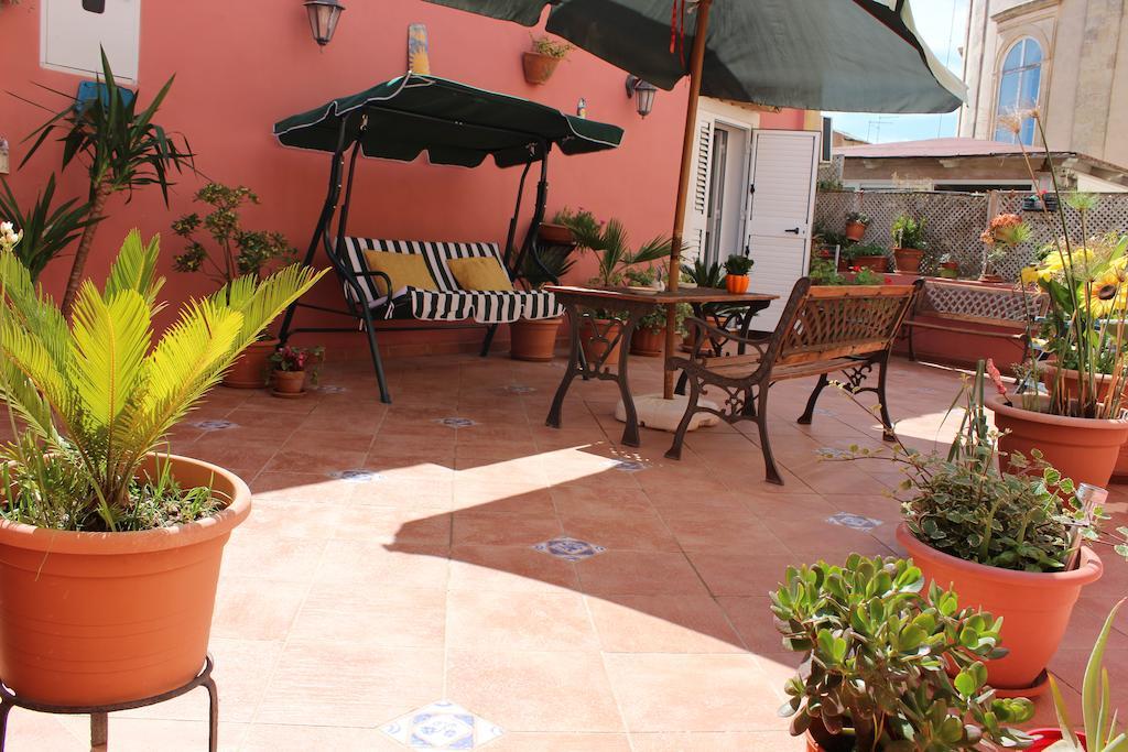 L'Isola Di Ortigia Hotel Сиракуза Екстериор снимка