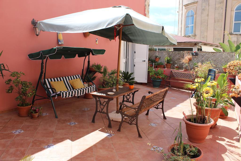 L'Isola Di Ortigia Hotel Сиракуза Екстериор снимка